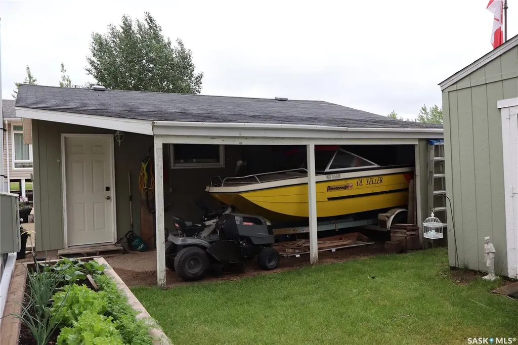 60 Pelican Street E Wood River Rm No. 74 SK S0H 2K0