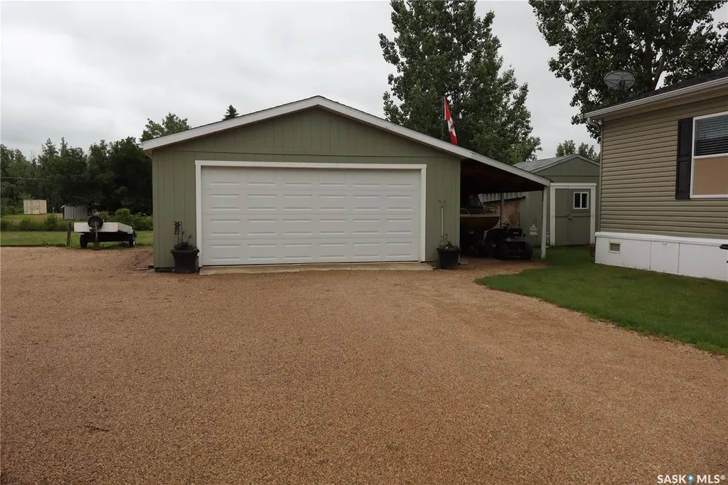 60 Pelican Street E Wood River Rm No. 74 SK S0H 2K0