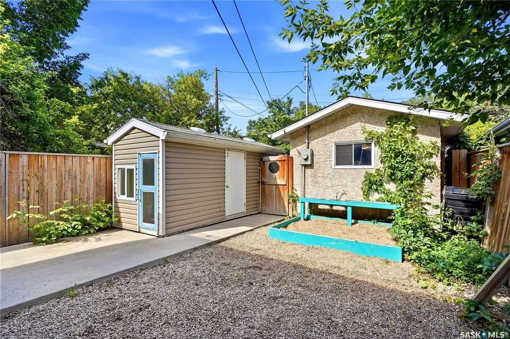 1950 Retallack Street Regina SK S4T 2J9