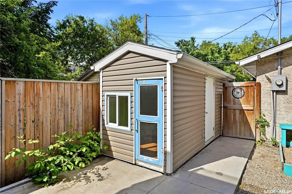 1950 Retallack Street Regina SK S4T 2J9