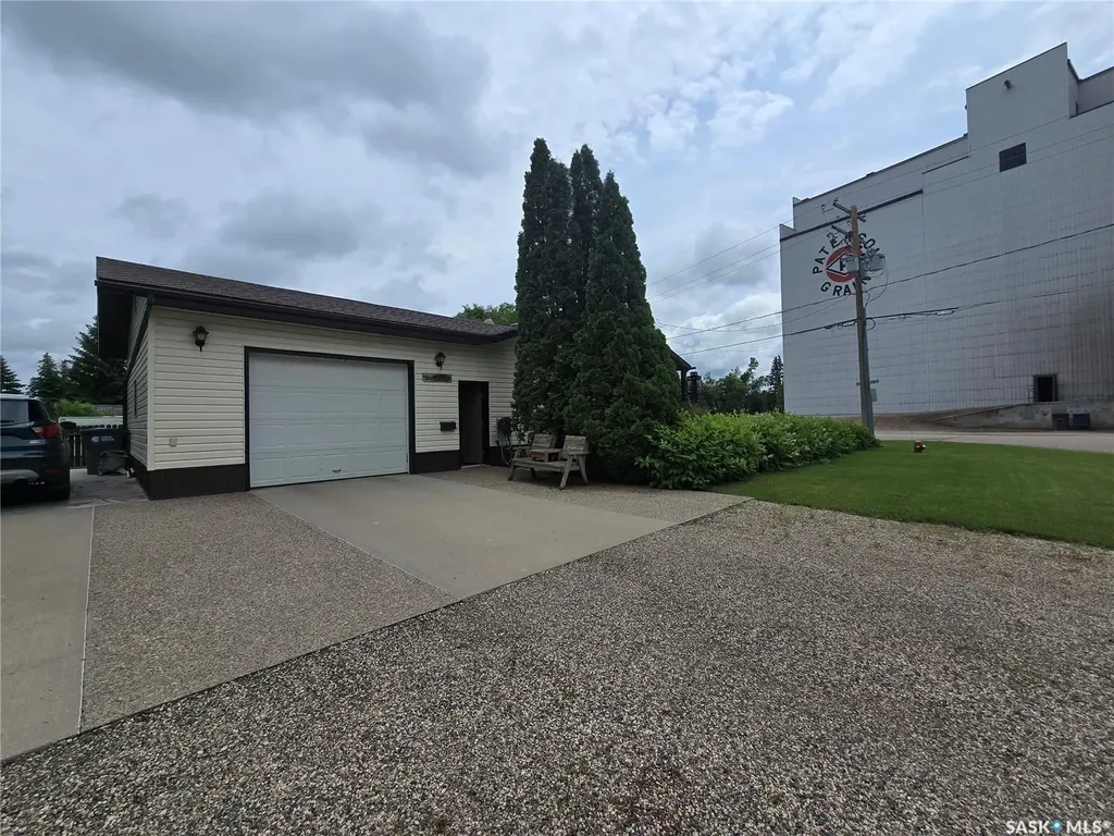 700 Saskatchewan Avenue Grenfell SK S0G 2B0