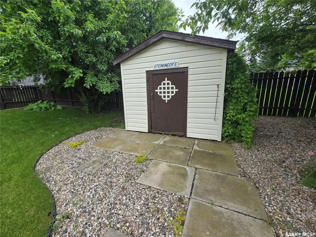 700 Saskatchewan Avenue Grenfell SK S0G 2B0