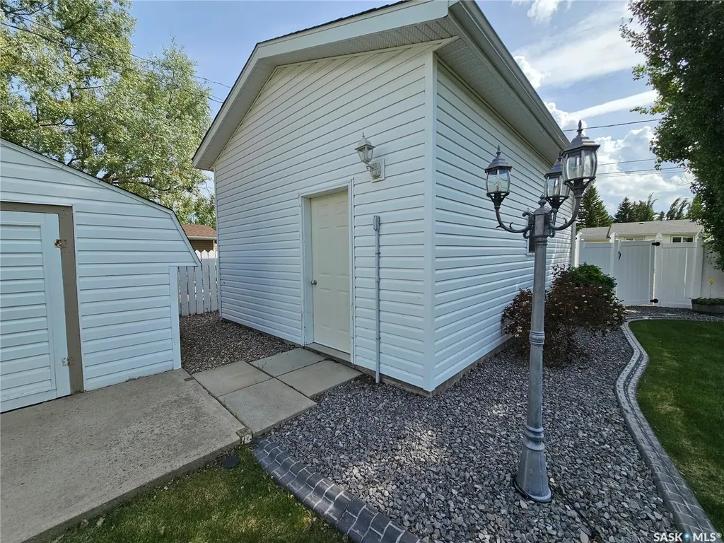 132 10th Avenue E Unity SK S0K 4L0