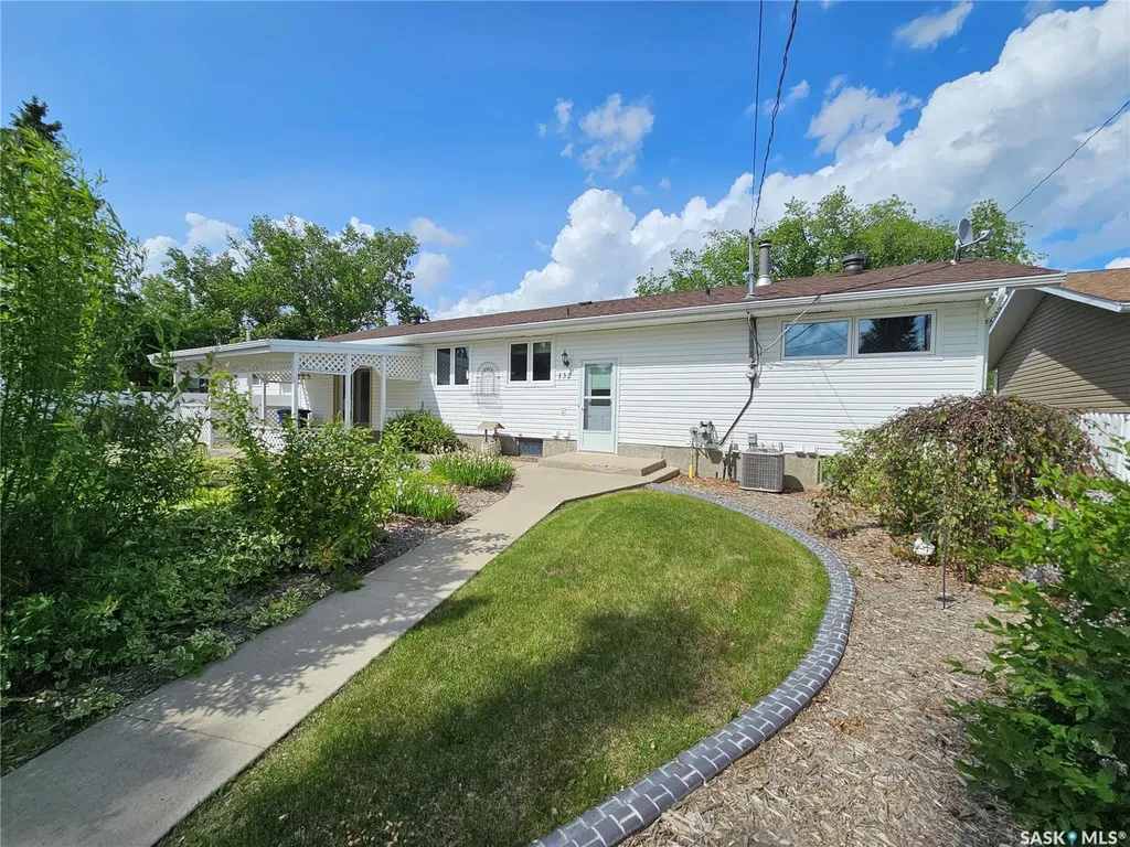 132 10th Avenue E Unity SK S0K 4L0