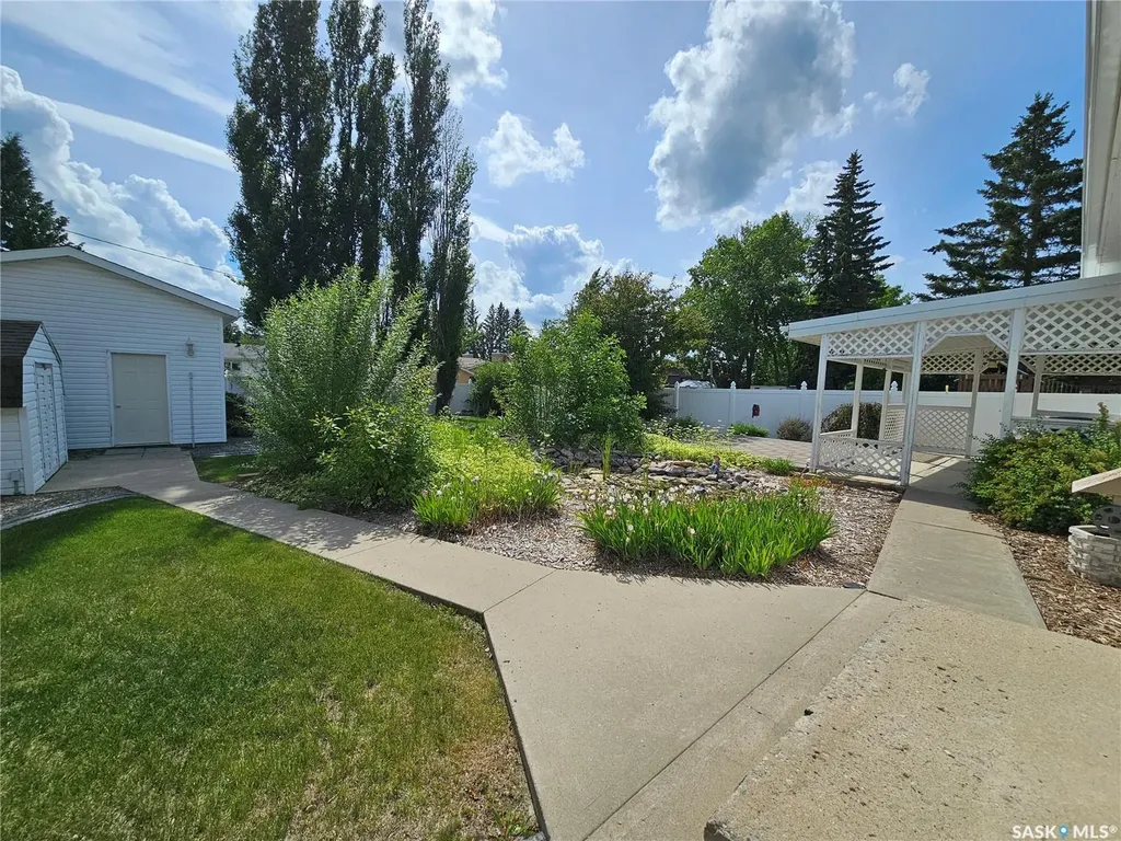 132 10th Avenue E Unity SK S0K 4L0