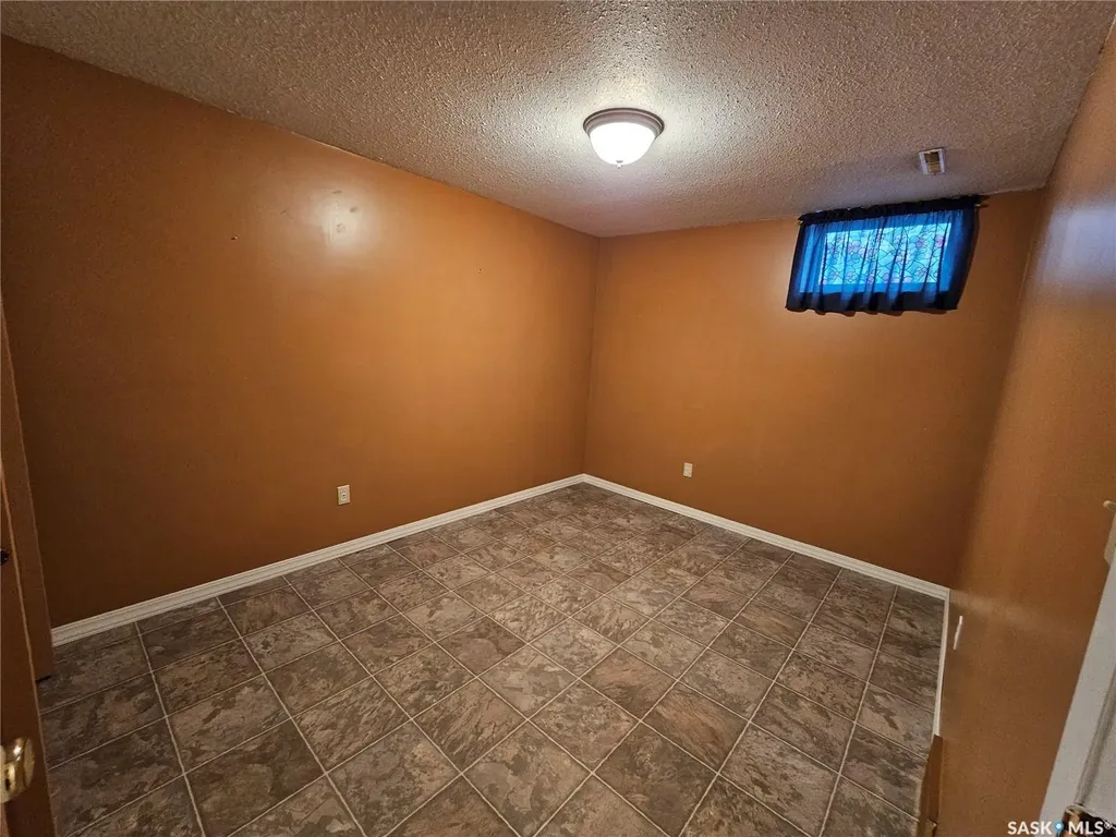 132 10th Avenue E Unity SK S0K 4L0