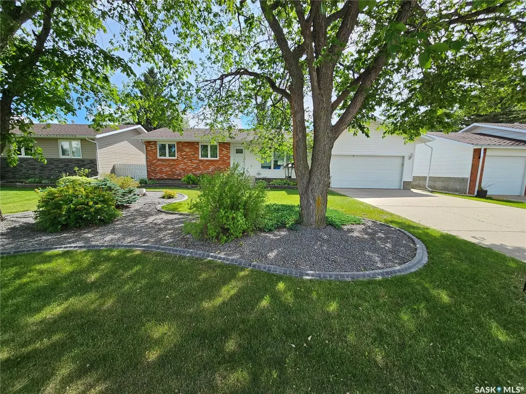 132 10th Avenue E Unity SK S0K 4L0