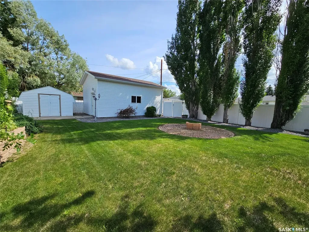 132 10th Avenue E Unity SK S0K 4L0