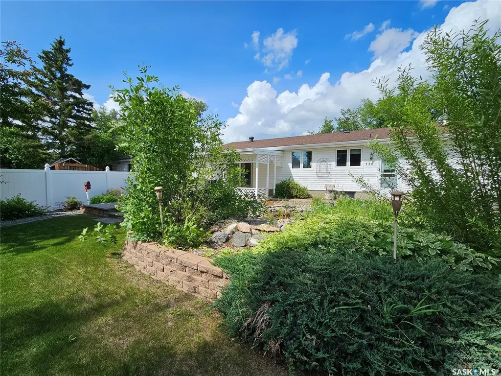 132 10th Avenue E Unity SK S0K 4L0