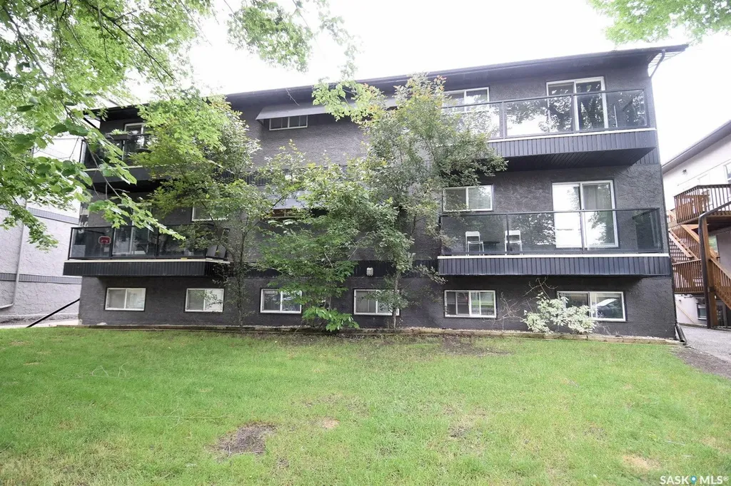 441 4th Avenue N Saskatoon SK S7K 2M4