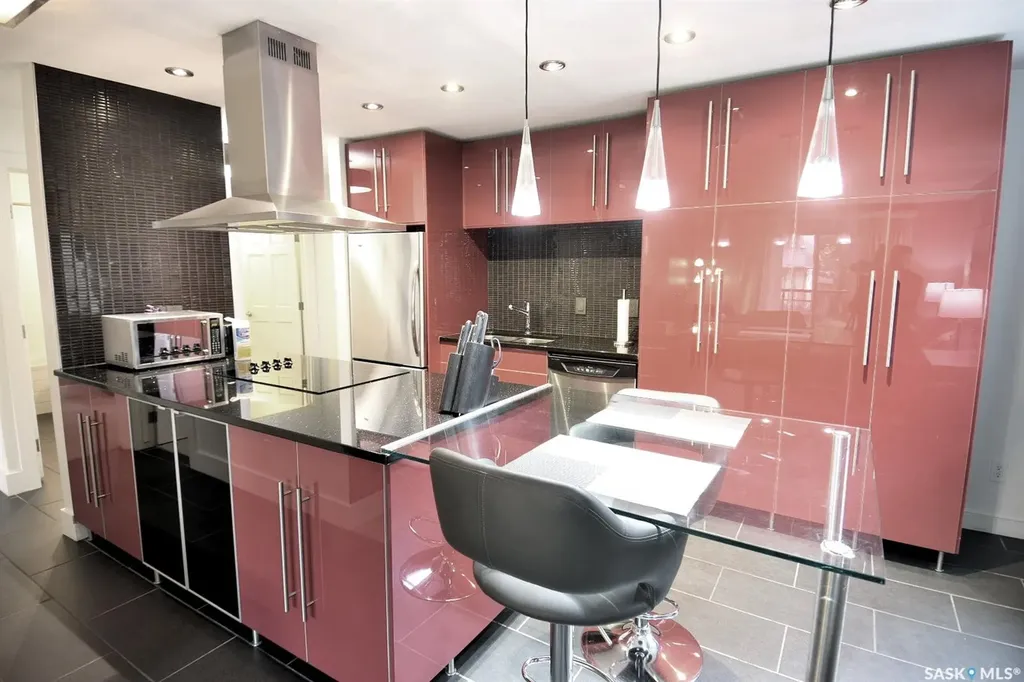 441 4th Avenue N Saskatoon SK S7K 2M4
