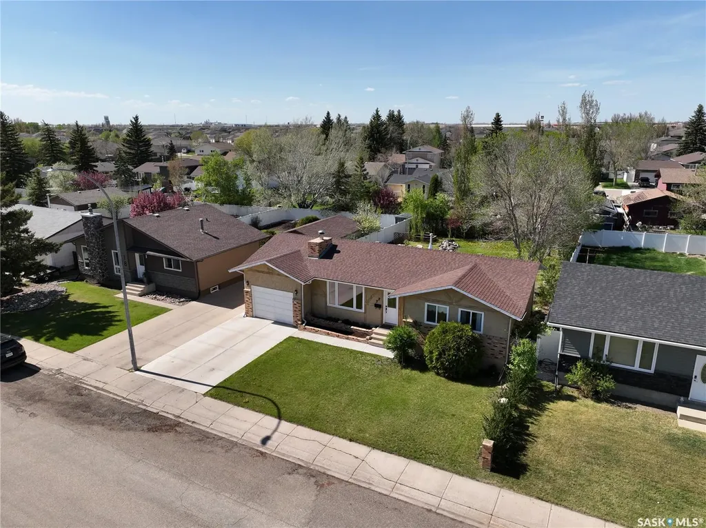 22 Edelweiss Crescent Moose Jaw SK S6J 1E5