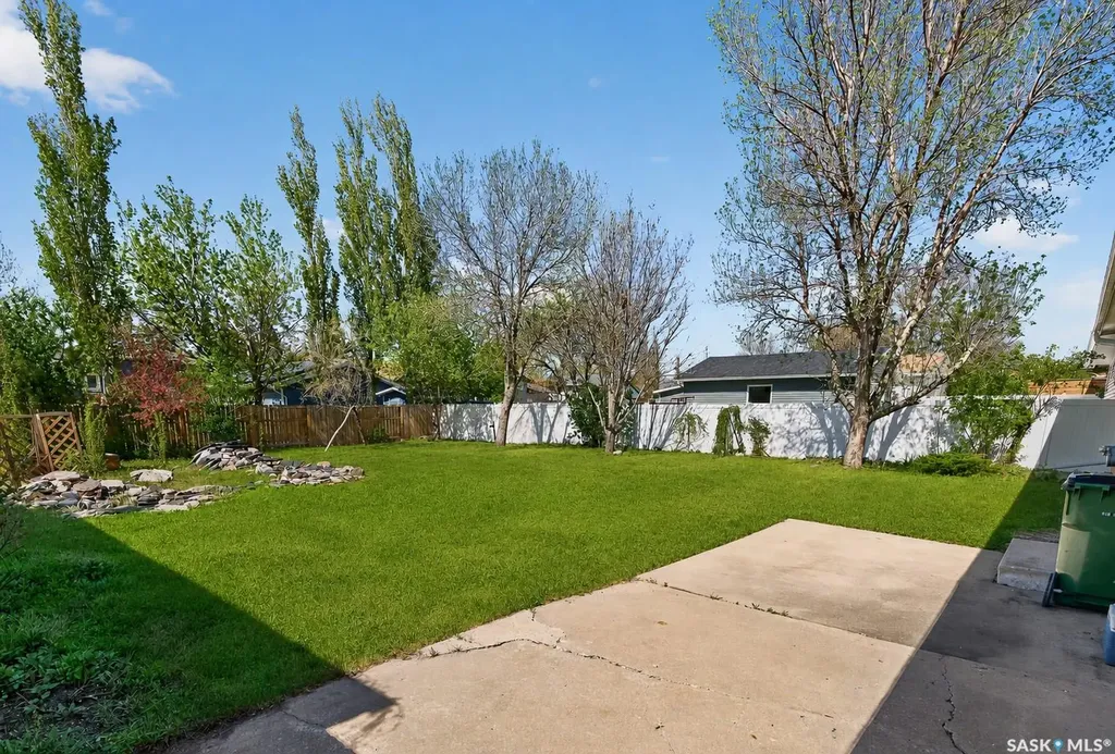 22 Edelweiss Crescent Moose Jaw SK S6J 1E5