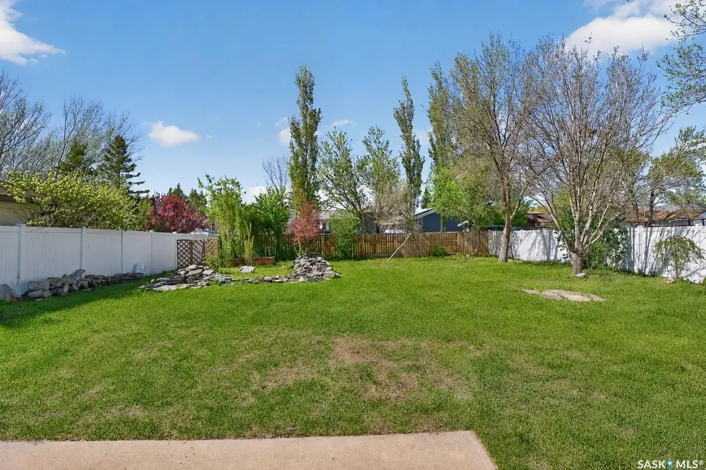 22 Edelweiss Crescent Moose Jaw SK S6J 1E5