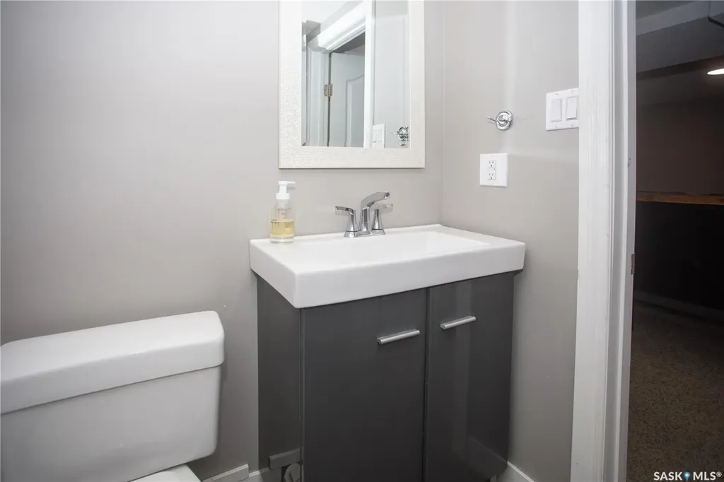 365 Waterloo Crescent Saskatoon SK S7H 4H7