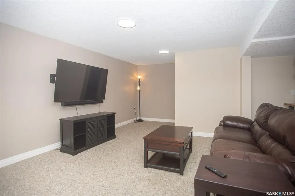 365 Waterloo Crescent Saskatoon SK S7H 4H7