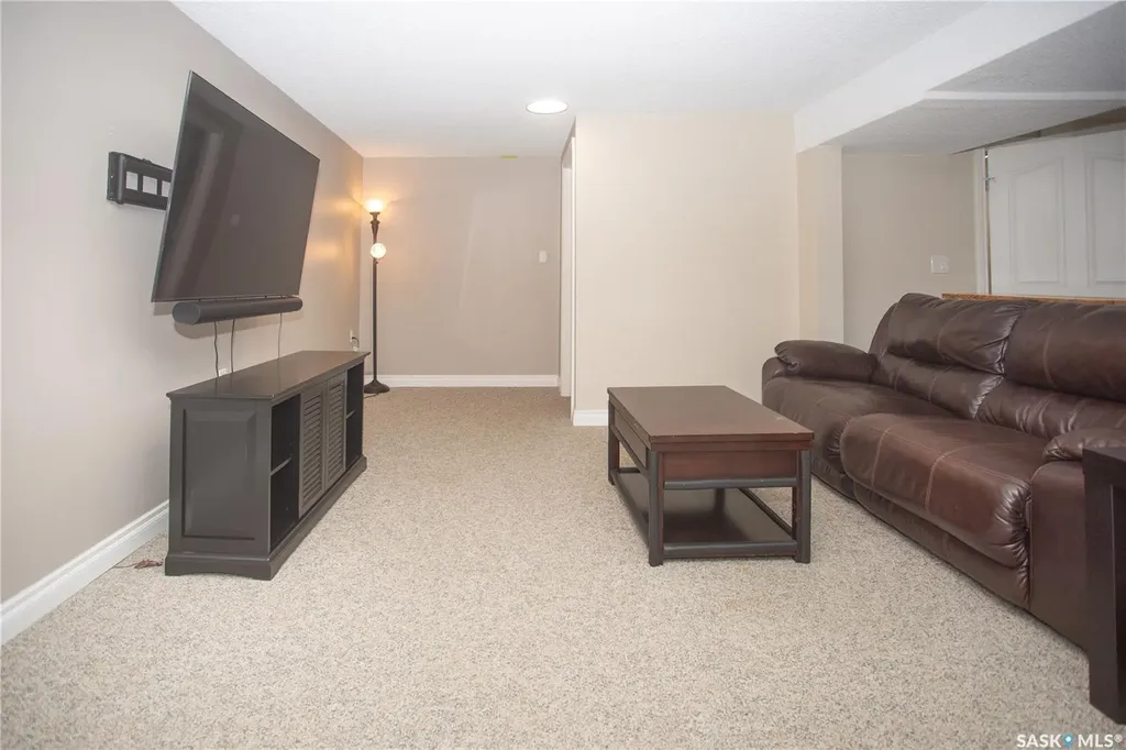 365 Waterloo Crescent Saskatoon SK S7H 4H7