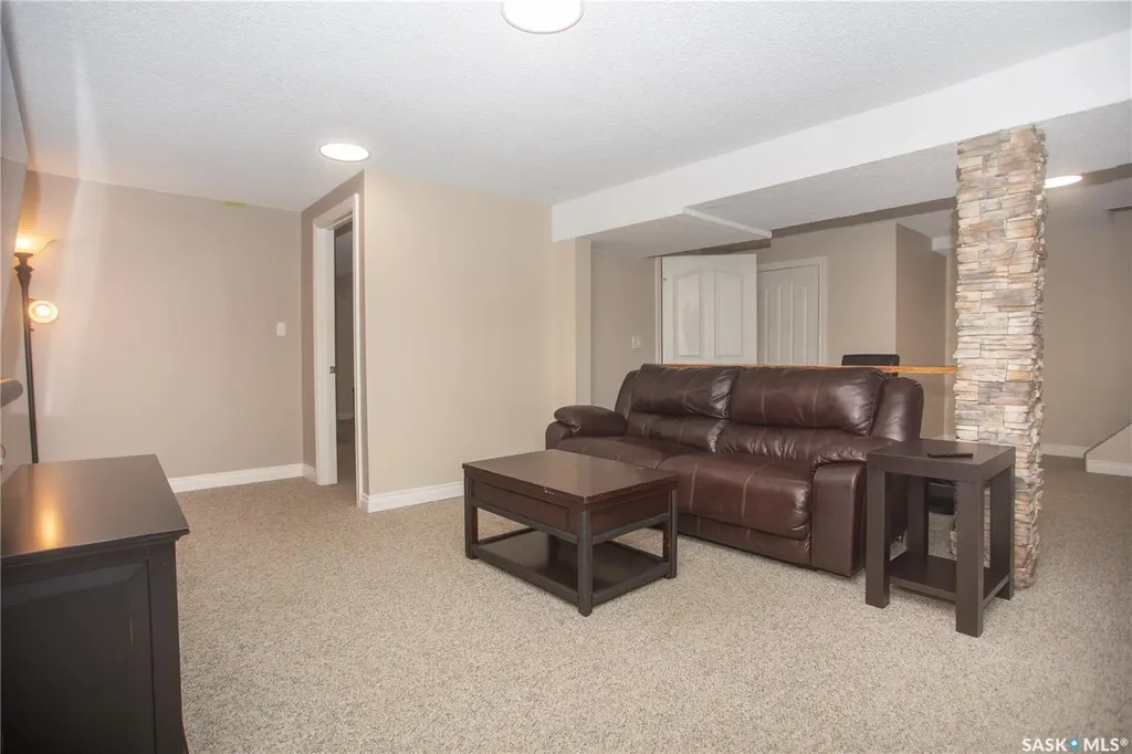 365 Waterloo Crescent Saskatoon SK S7H 4H7