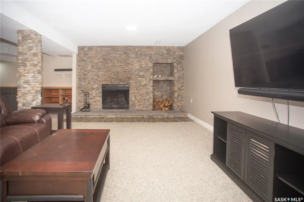 365 Waterloo Crescent Saskatoon SK S7H 4H7