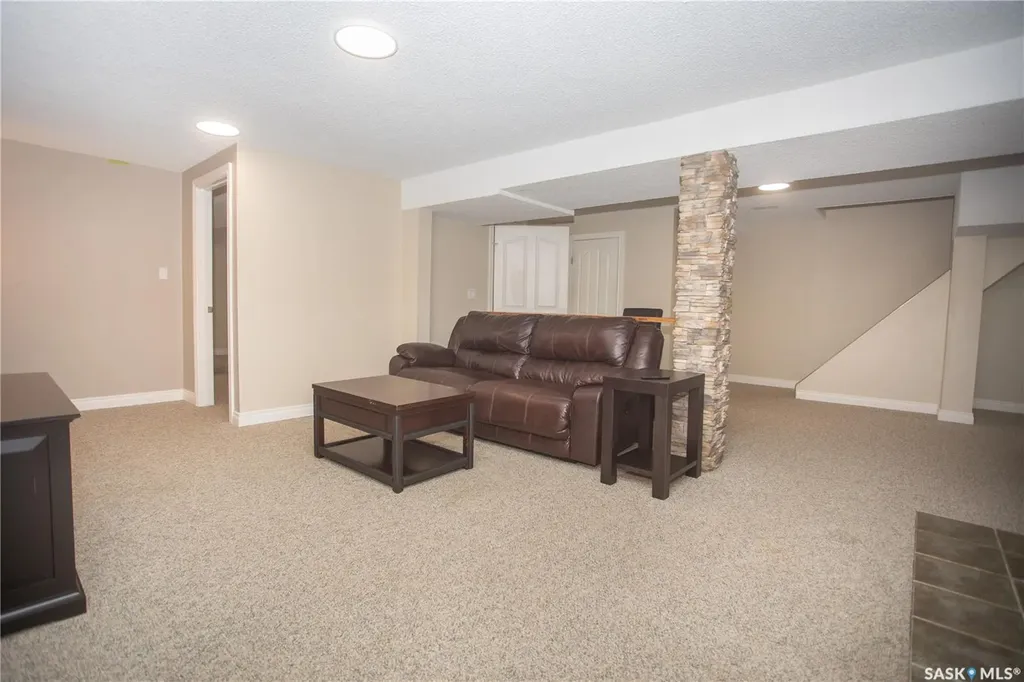 365 Waterloo Crescent Saskatoon SK S7H 4H7