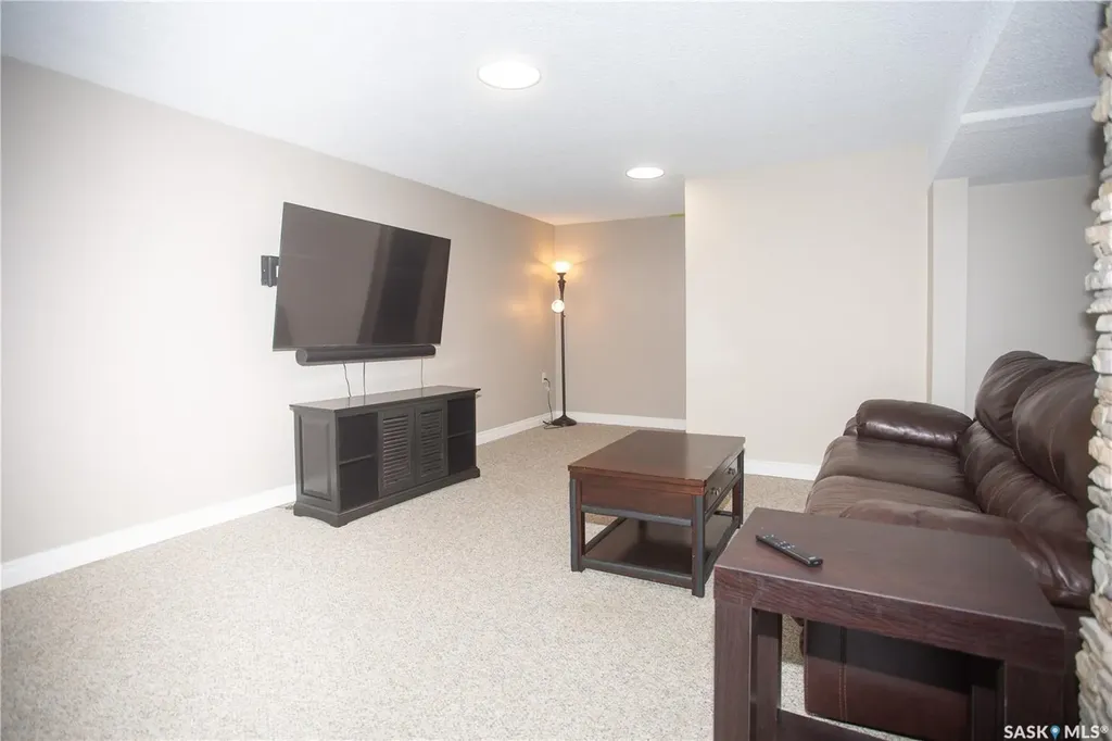 365 Waterloo Crescent Saskatoon SK S7H 4H7