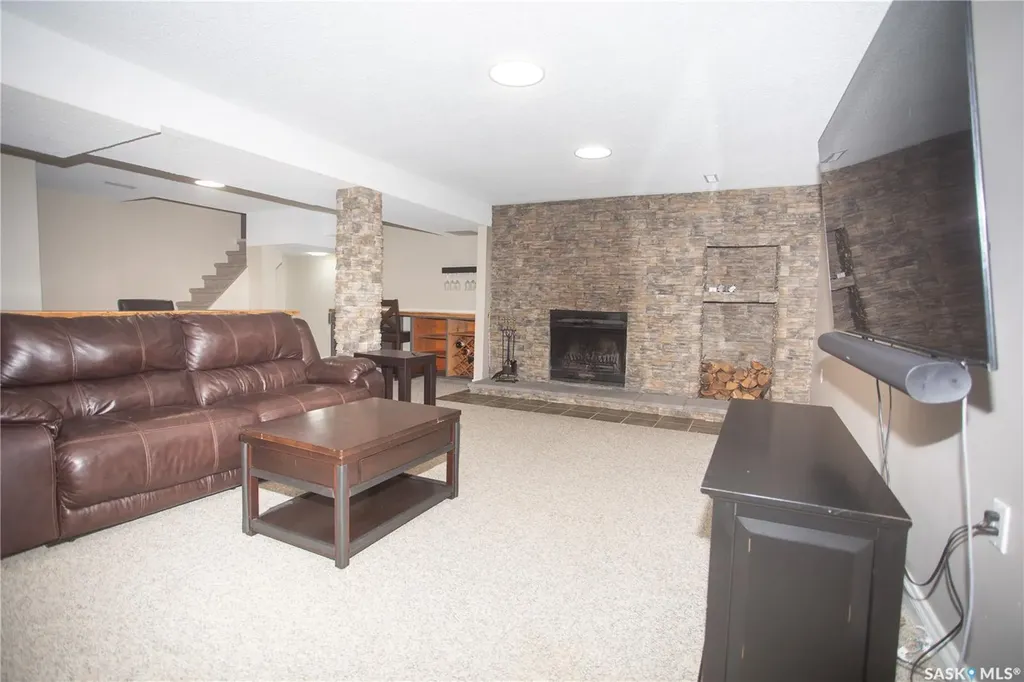 365 Waterloo Crescent Saskatoon SK S7H 4H7