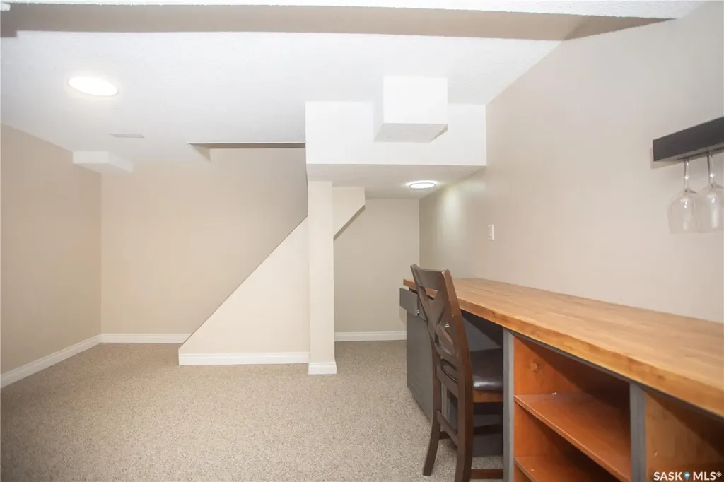 365 Waterloo Crescent Saskatoon SK S7H 4H7