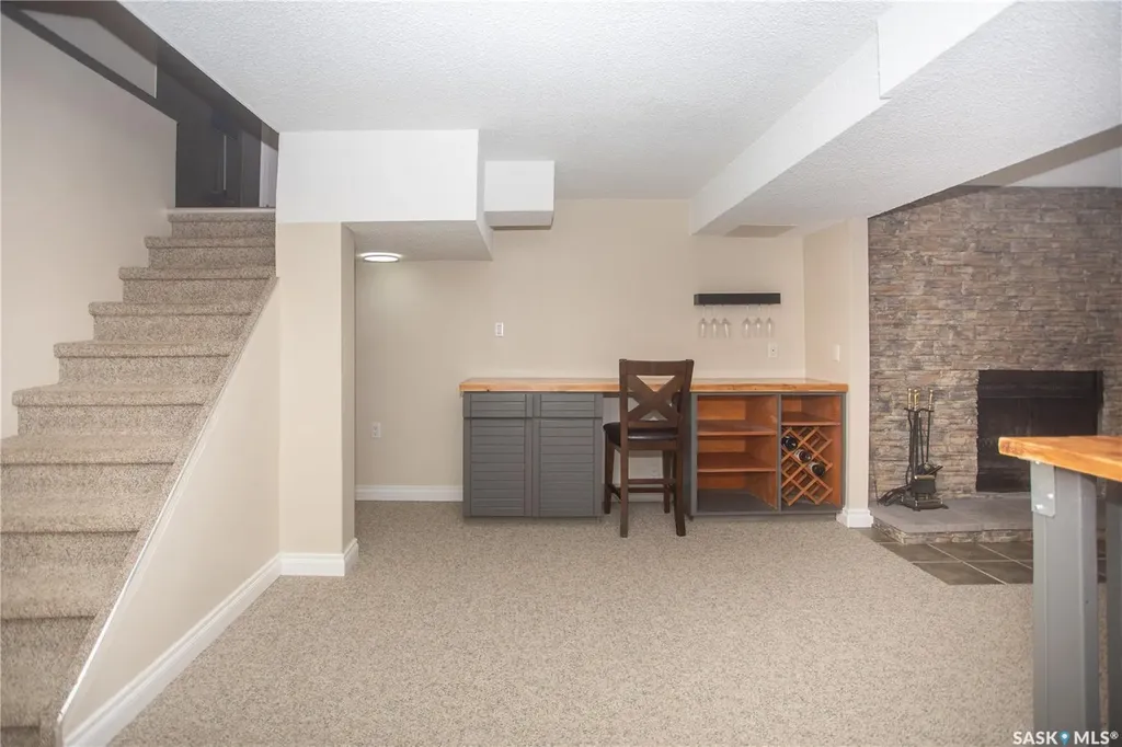 365 Waterloo Crescent Saskatoon SK S7H 4H7
