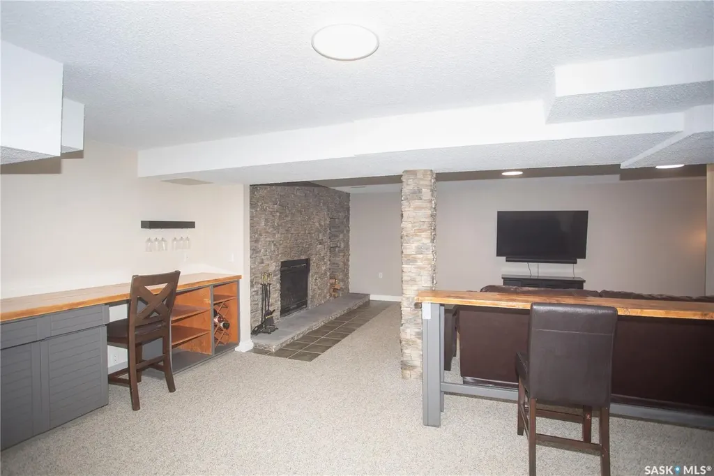 365 Waterloo Crescent Saskatoon SK S7H 4H7