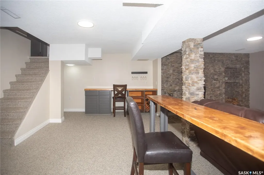 365 Waterloo Crescent Saskatoon SK S7H 4H7