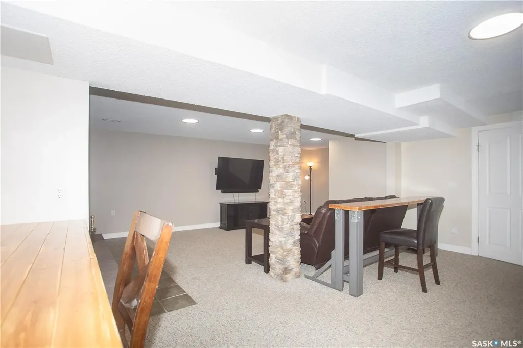 365 Waterloo Crescent Saskatoon SK S7H 4H7
