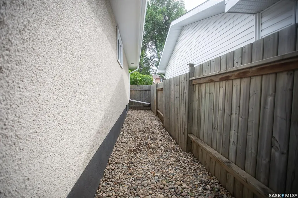 365 Waterloo Crescent Saskatoon SK S7H 4H7