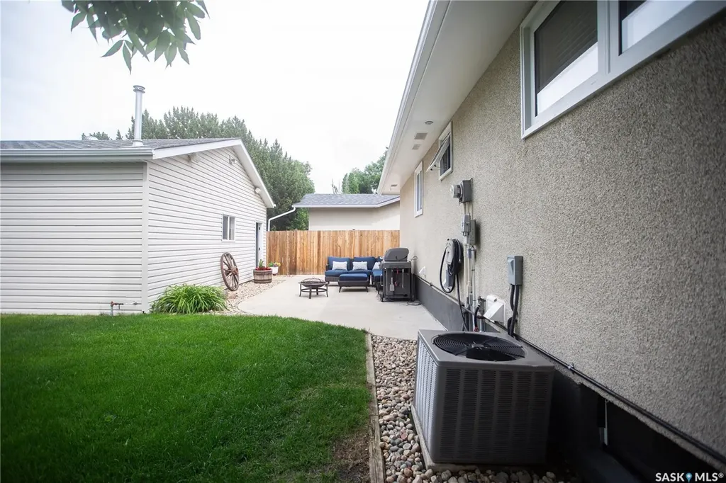 365 Waterloo Crescent Saskatoon SK S7H 4H7