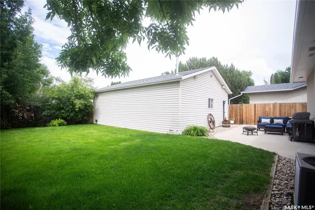 365 Waterloo Crescent Saskatoon SK S7H 4H7