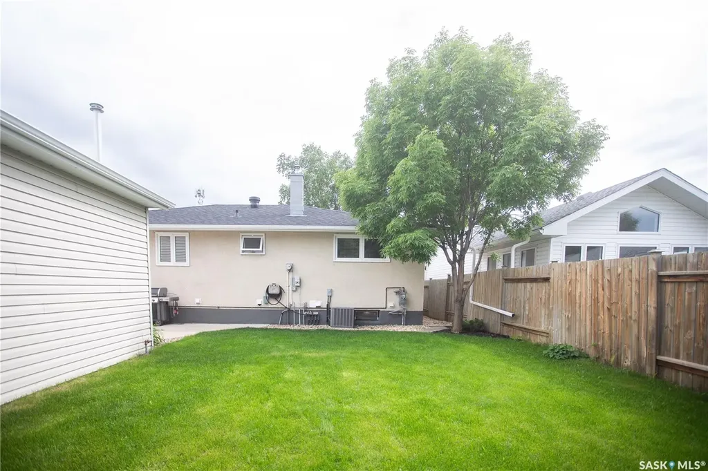 365 Waterloo Crescent Saskatoon SK S7H 4H7