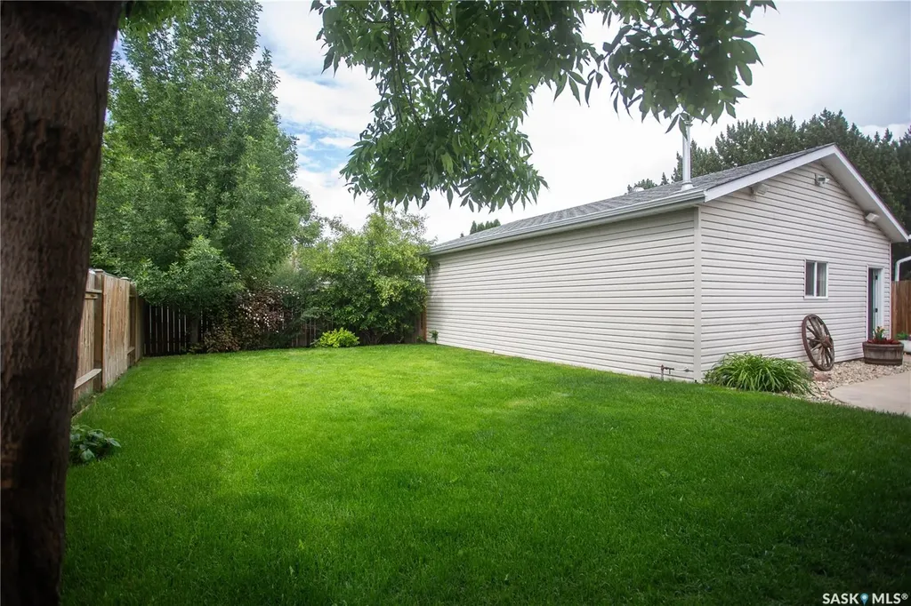 365 Waterloo Crescent Saskatoon SK S7H 4H7