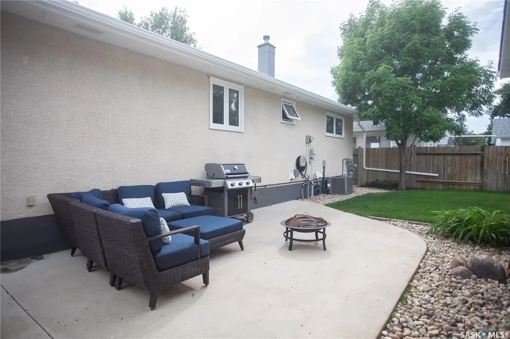 365 Waterloo Crescent Saskatoon SK S7H 4H7