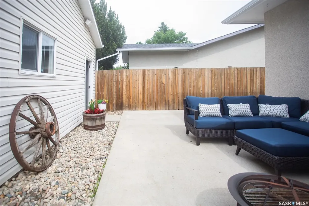 365 Waterloo Crescent Saskatoon SK S7H 4H7