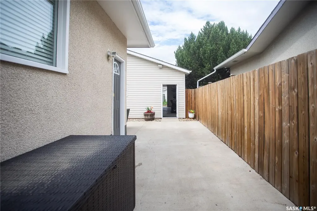 365 Waterloo Crescent Saskatoon SK S7H 4H7