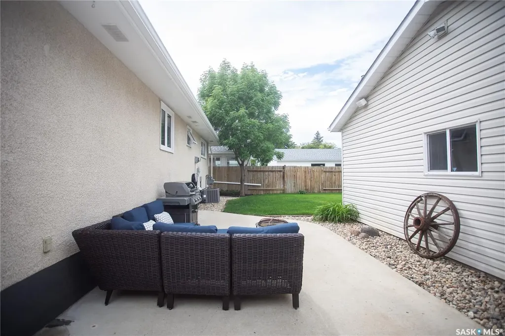 365 Waterloo Crescent Saskatoon SK S7H 4H7