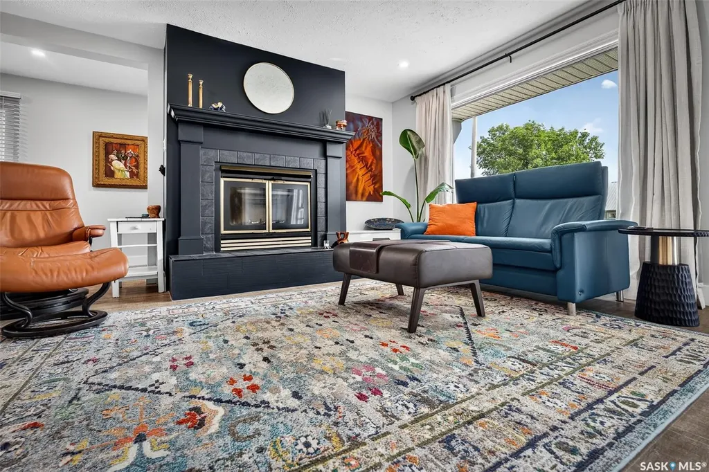 892 7th Avenue NW Moose Jaw SK S6H 4C2