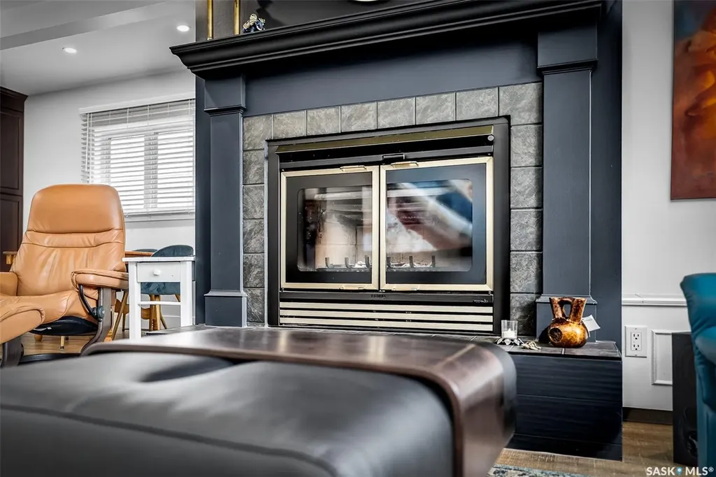 892 7th Avenue NW Moose Jaw SK S6H 4C2