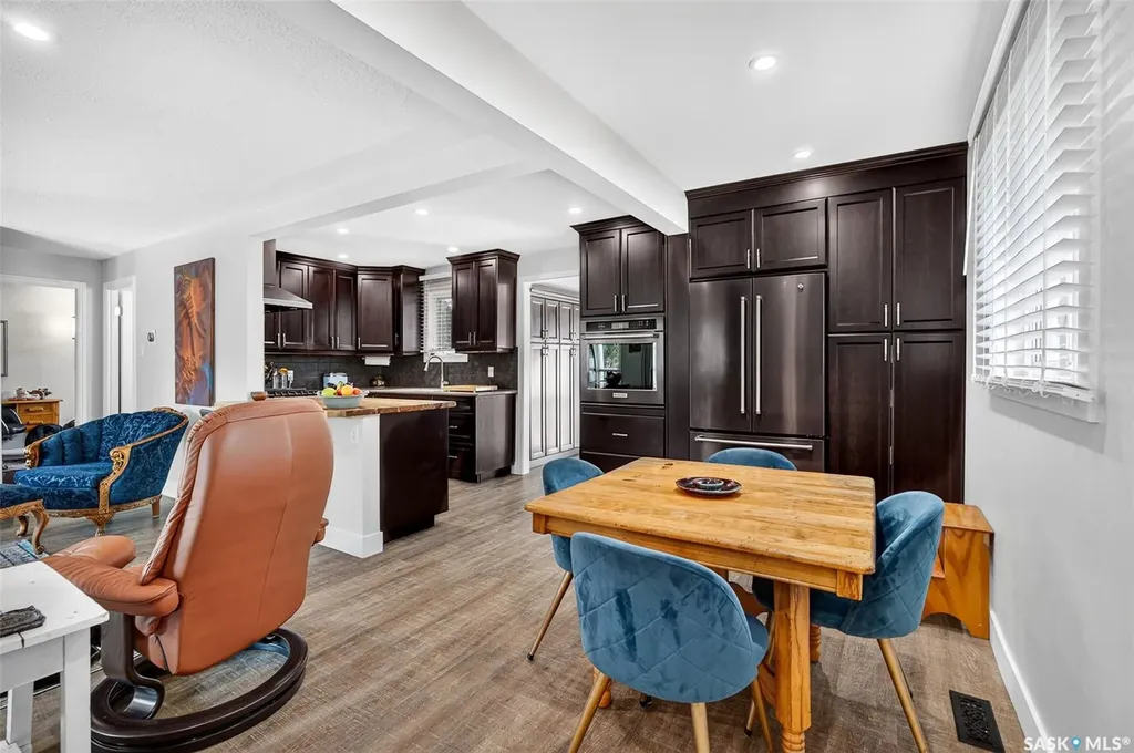 892 7th Avenue NW Moose Jaw SK S6H 4C2