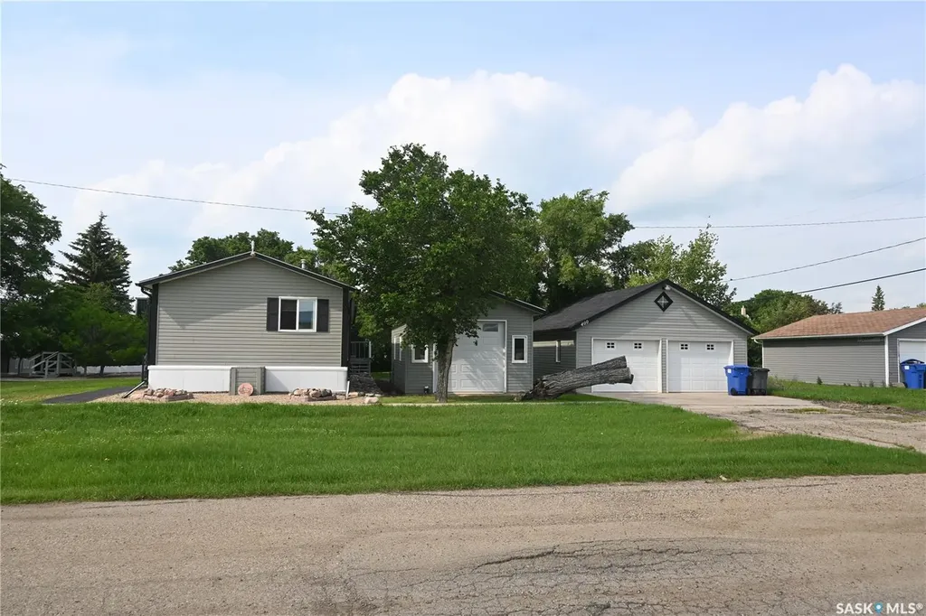 400 Main Street Lang SK S0G 2W0