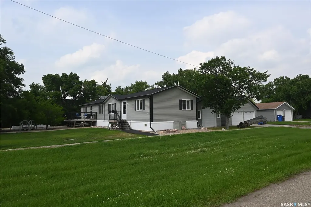 400 Main Street Lang SK S0G 2W0