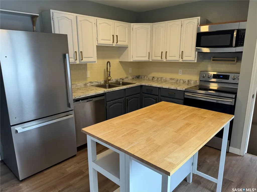23 Dunning Crescent Saskatoon SK S7J 2S6
