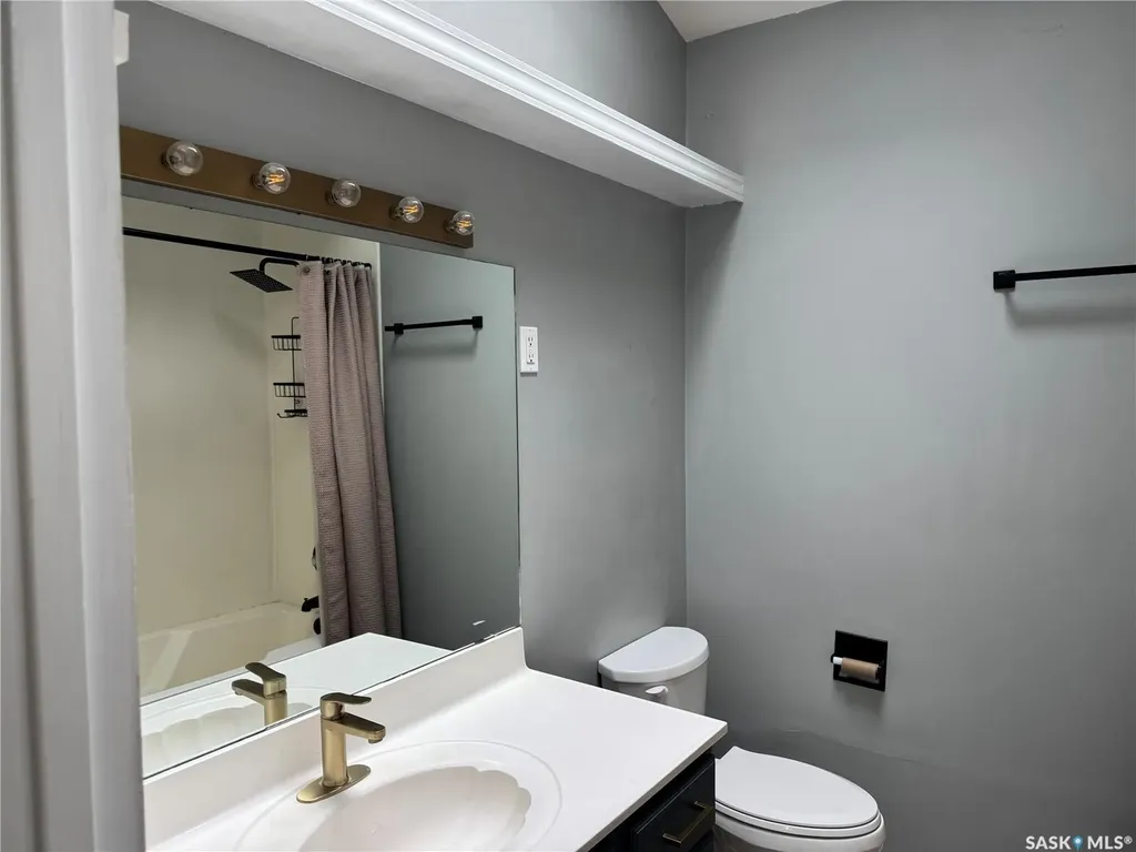 23 Dunning Crescent Saskatoon SK S7J 2S6