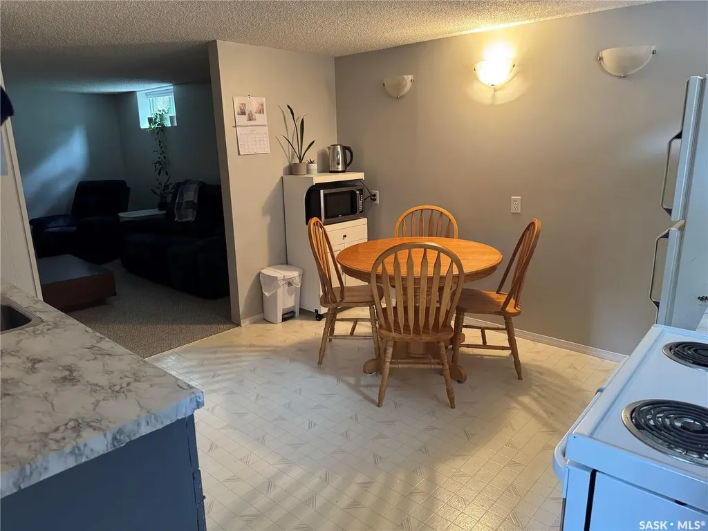 23 Dunning Crescent Saskatoon SK S7J 2S6