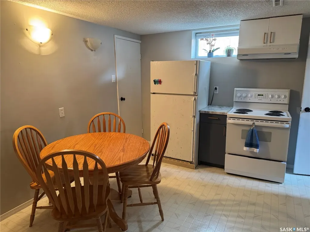 23 Dunning Crescent Saskatoon SK S7J 2S6