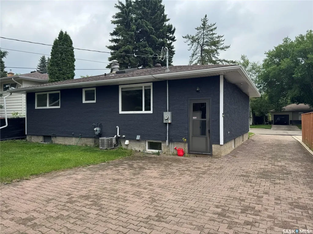 23 Dunning Crescent Saskatoon SK S7J 2S6